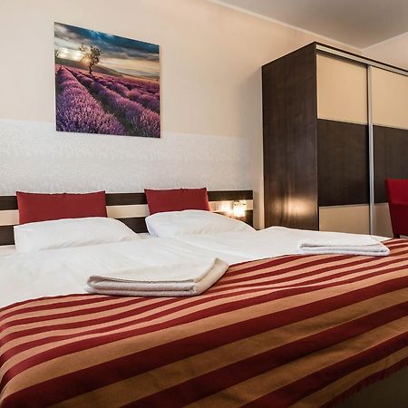 Bešeňová Apartman Mirka - Hotel Luka מראה חיצוני תמונה