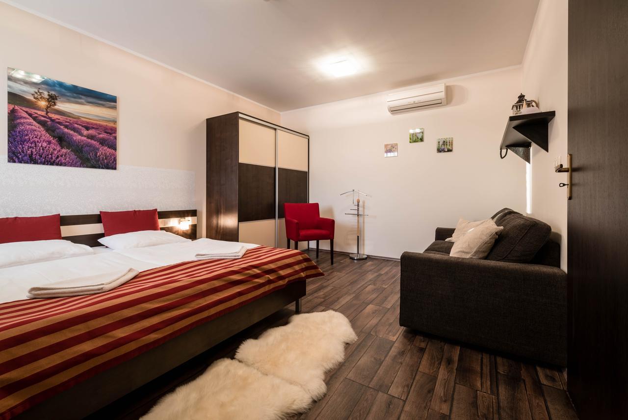 Bešeňová Apartman Mirka - Hotel Luka מראה חיצוני תמונה