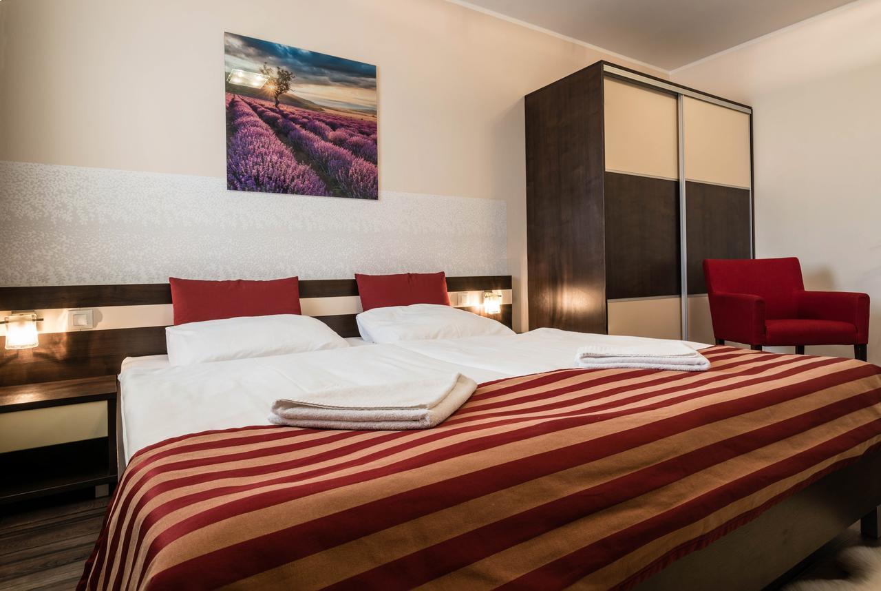 Bešeňová Apartman Mirka - Hotel Luka מראה חיצוני תמונה